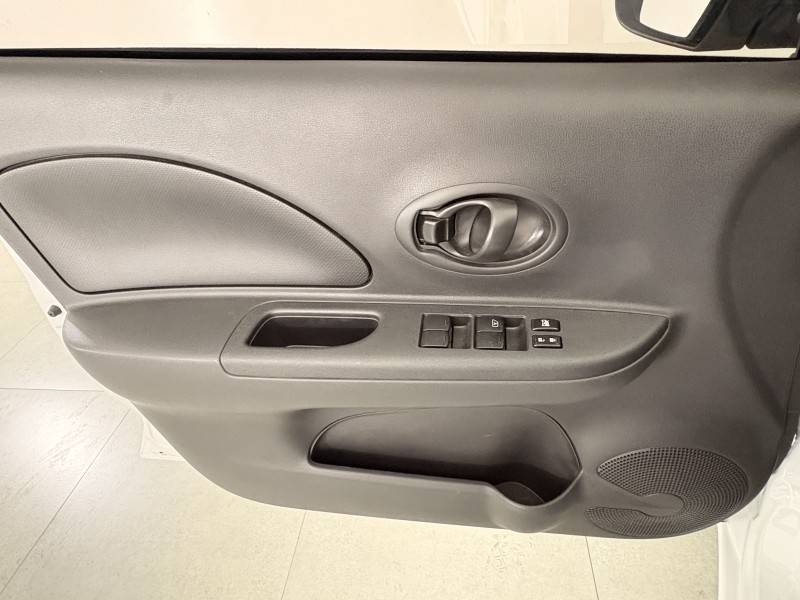 NISSAN - MARCH - 2017/2018 - Branca - R$ 49.900,00