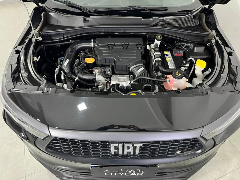 FIAT - FASTBACK - 2023/2024 - Preta - R$ 104.900,00