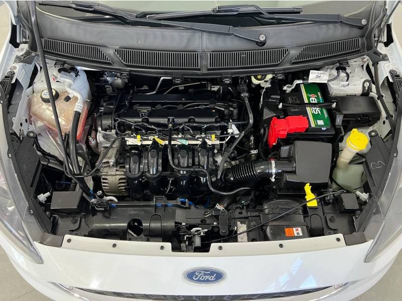 FORD - KA - 2014/2015 - Branca - R$ 43.900,00