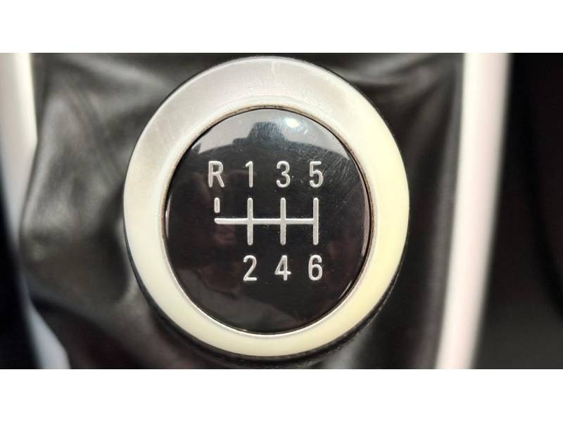 CHEVROLET - ONIX - 2019/2019 - Branca - R$ 60.900,00