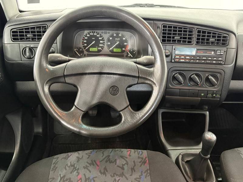 VOLKSWAGEN - GOLF - 1995/1995 - Verde - R$ 29.900,00