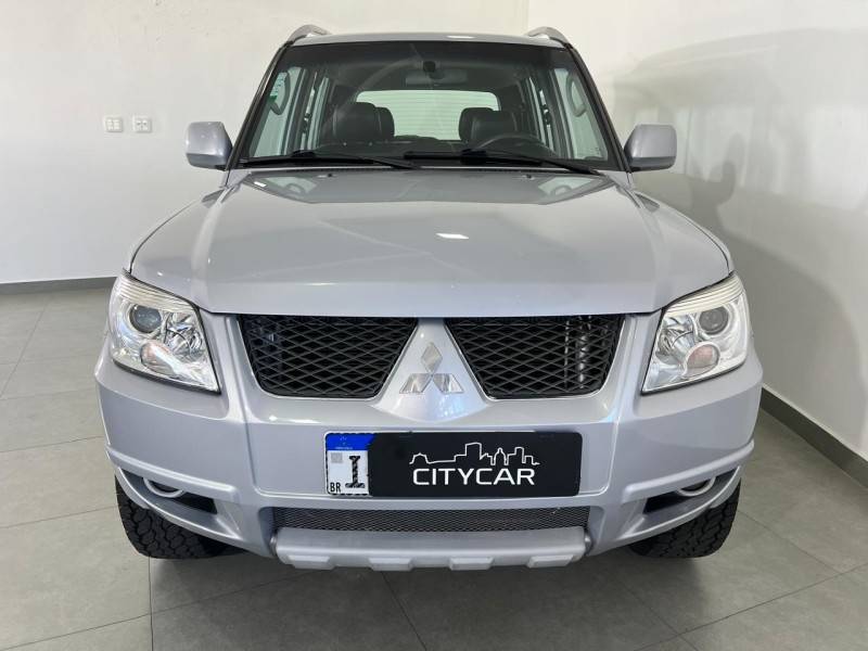 MITSUBISHI - PAJERO TR4 - 2011/2011 - Prata - R$ 63.900,00