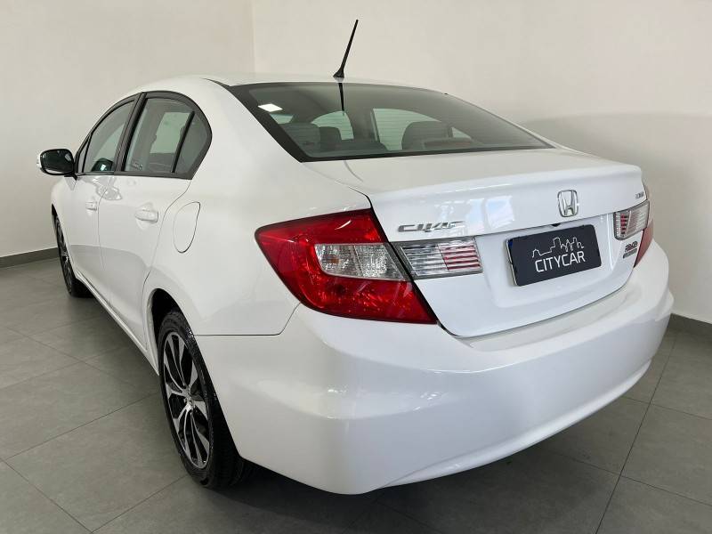 HONDA - CIVIC - 2014/2015 - Branca - R$ 76.900,00