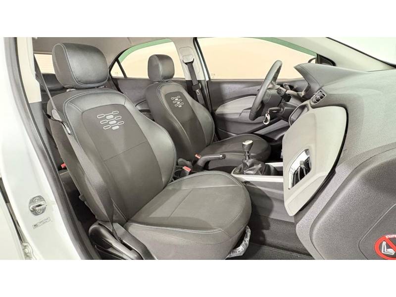 CHEVROLET - ONIX - 2019/2019 - Branca - R$ 60.900,00