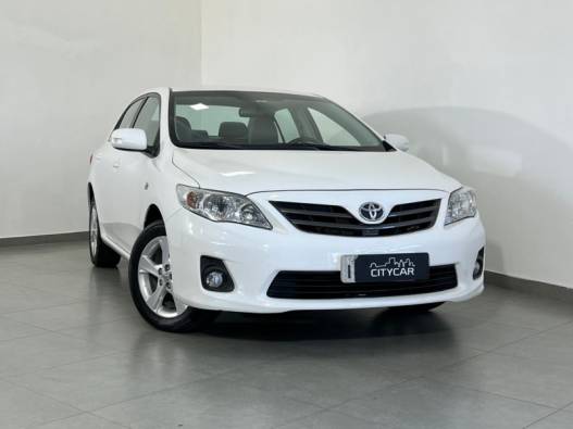 TOYOTA - COROLLA - 2013/2014 - Branca - R$ 73.900,00