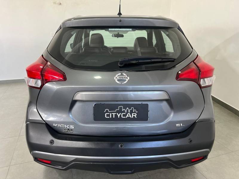 NISSAN - KICKS - 2017/2017 - Cinza - R$ 83.900,00