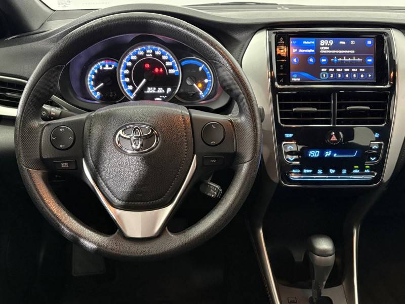 TOYOTA - YARIS - 2019/2020 - Preta - R$ 82.900,00