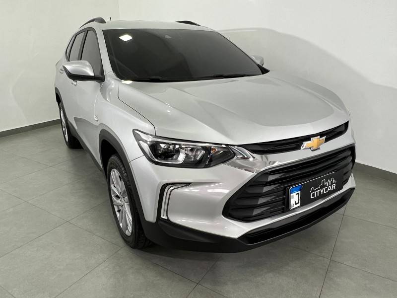 CHEVROLET - TRACKER - 2022/2023 - Prata - R$ 122.900,00