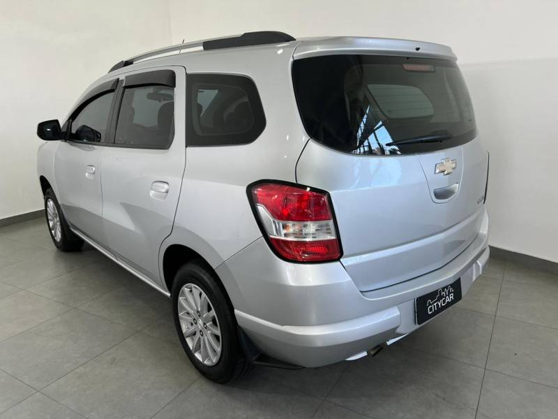 CHEVROLET - SPIN - 2015/2016 - Prata - R$ 49.900,00