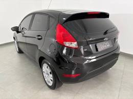 FORD - FIESTA - 2016/2017 - Preta - R$ 56.900,00
