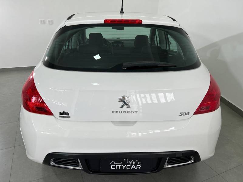 PEUGEOT - 308 - 2013/2014 - Branca - R$ 43.900,00