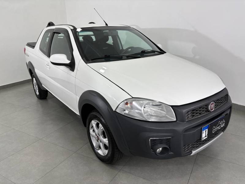 FIAT - STRADA - 2018/2019 - Branca - R$ 75.900,00
