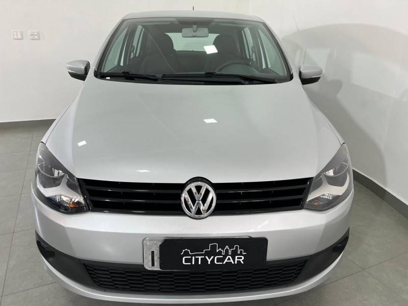 VOLKSWAGEN - FOX - 2014/2014 - Prata - R$ 46.900,00