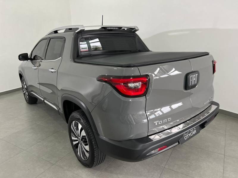 FIAT - TORO - 2022/2023 - Cinza - R$ 145.900,00