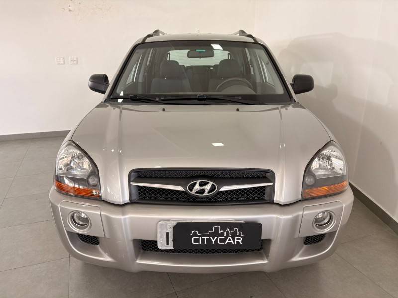 HYUNDAI - TUCSON - 2009/2010 - Prata - R$ 42.900,00