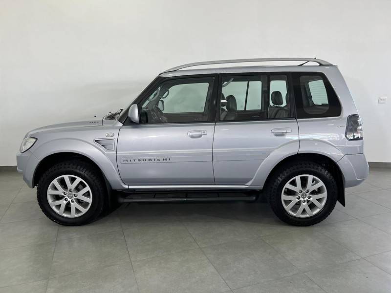 MITSUBISHI - PAJERO TR4 - 2011/2011 - Prata - R$ 63.900,00