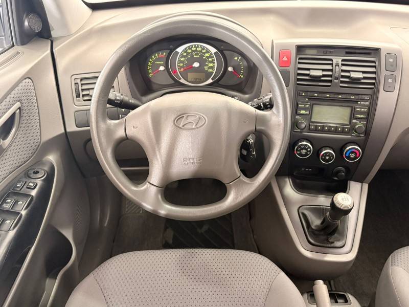 HYUNDAI - TUCSON - 2009/2010 - Prata - R$ 42.900,00