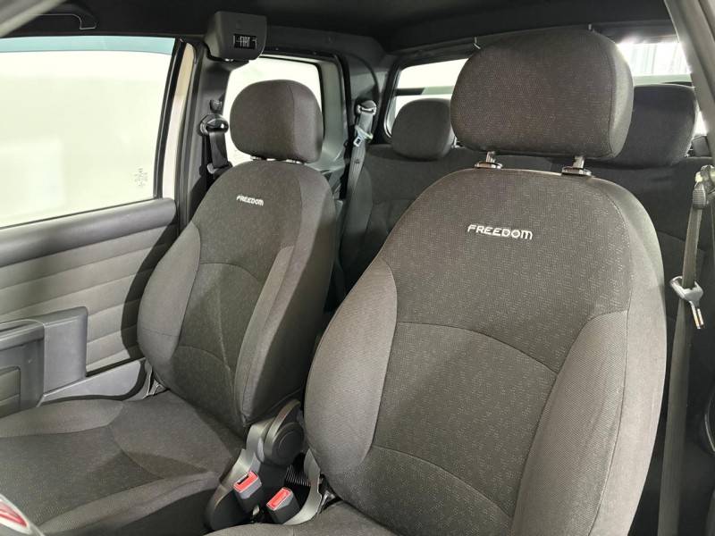 FIAT - STRADA - 2018/2019 - Branca - R$ 75.900,00