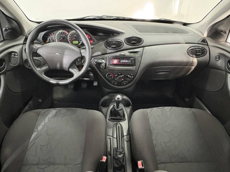 FORD - FOCUS - 2009/2009 - Prata - R$ 30.900,00