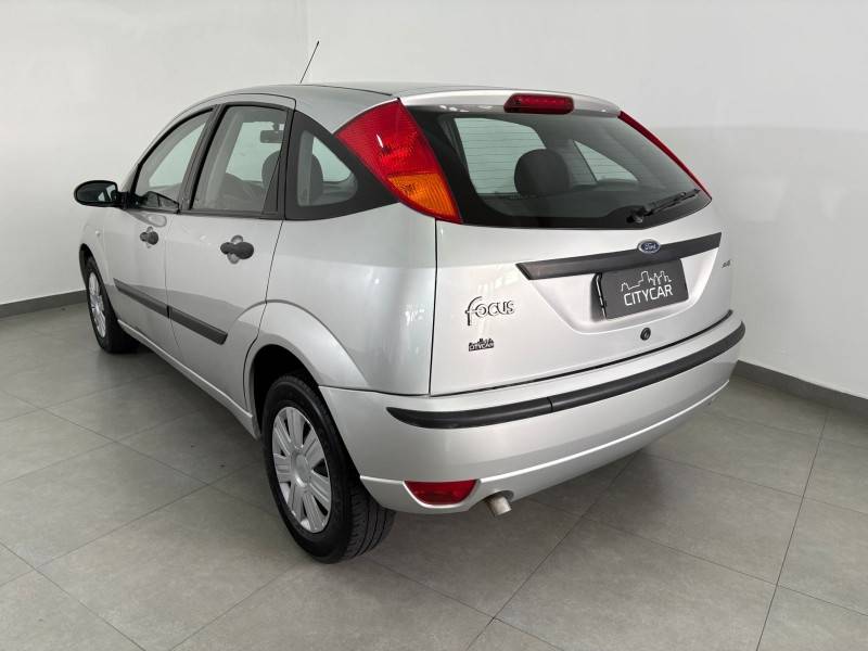 FORD - FOCUS - 2009/2009 - Prata - R$ 30.900,00