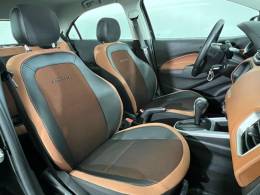 CHEVROLET - ONIX - 2016/2017 - Preta - R$ 67.900,00