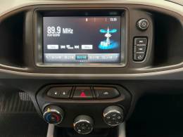 CHEVROLET - ONIX - 2017/2018 - Branca - R$ 68.900,00