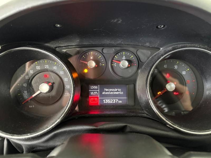 FIAT - PUNTO - 2013/2013 - Vermelha - R$ 39.900,00