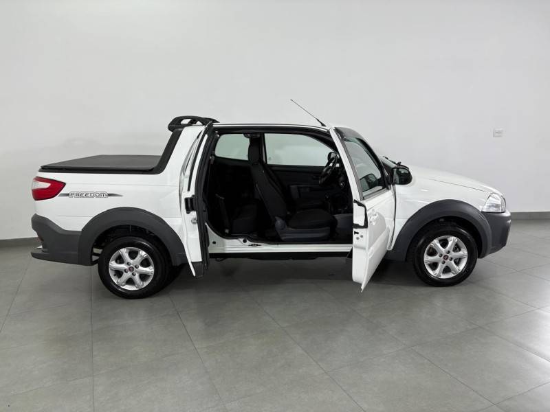 FIAT - STRADA - 2018/2019 - Branca - R$ 75.900,00