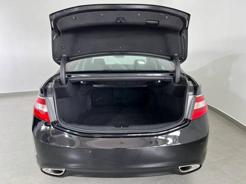 HYUNDAI - AZERA - 2012/2013 - Preta - R$ 73.900,00
