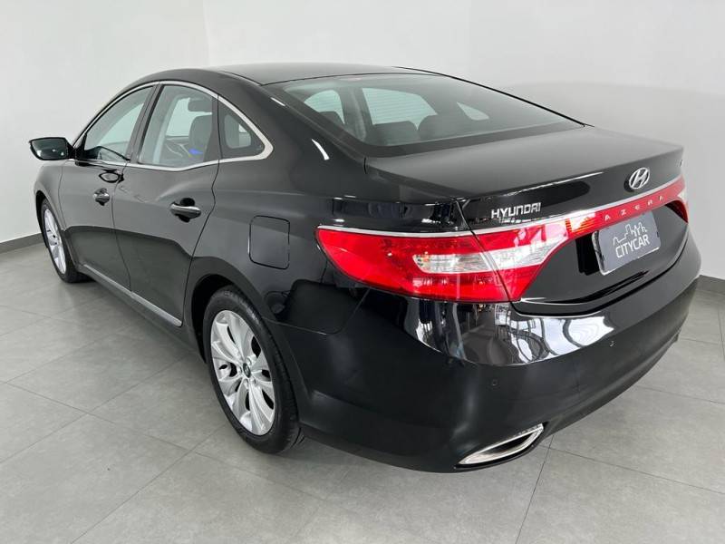 HYUNDAI - AZERA - 2012/2013 - Preta - R$ 73.900,00