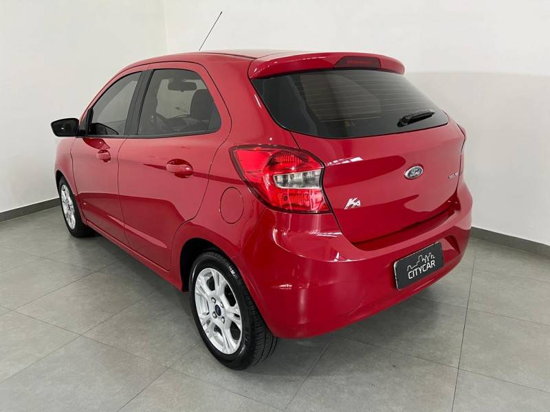 FORD - KA - 2015/2016 - Vermelha - R$ 47.900,00