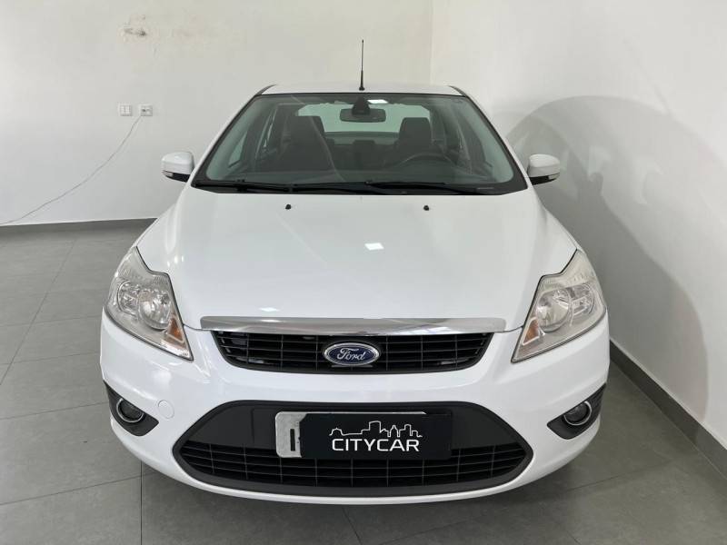 FORD - FOCUS - 2013/2013 - Branca - R$ 45.900,00