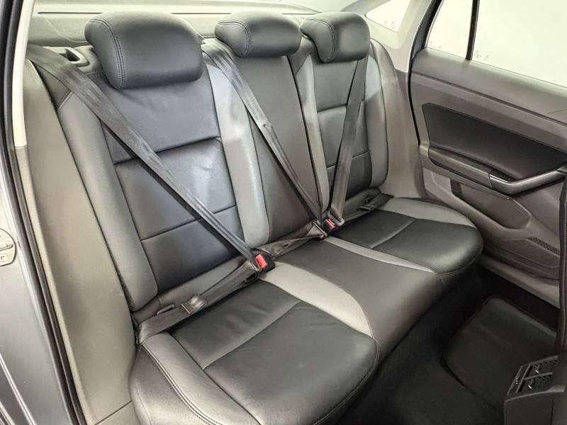 VOLKSWAGEN - VIRTUS - 2018/2019 - Cinza - R$ 73.900,00