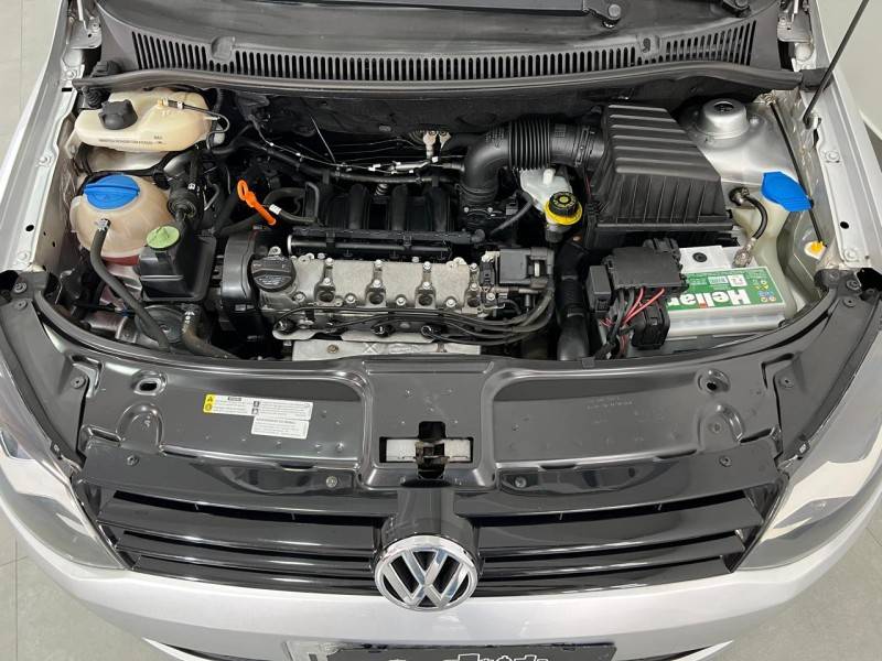 VOLKSWAGEN - FOX - 2014/2014 - Prata - R$ 46.900,00