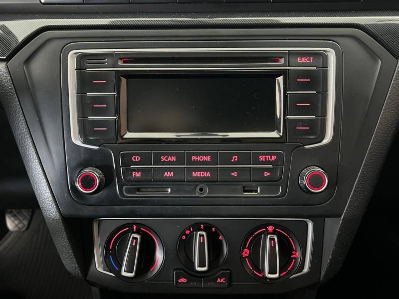 VOLKSWAGEN - SAVEIRO - 2018/2019 - Branca - R$ 60.900,00