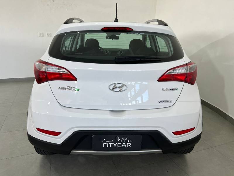 HYUNDAI - HB20 - 2014/2014 - Branca - R$ 61.900,00