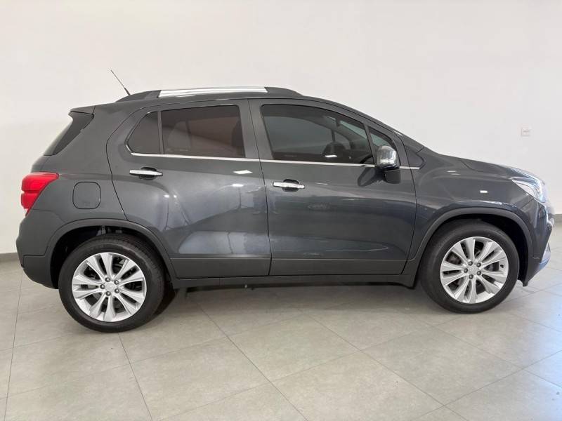 CHEVROLET - TRACKER - 2017/2018 - Cinza - R$ 90.900,00