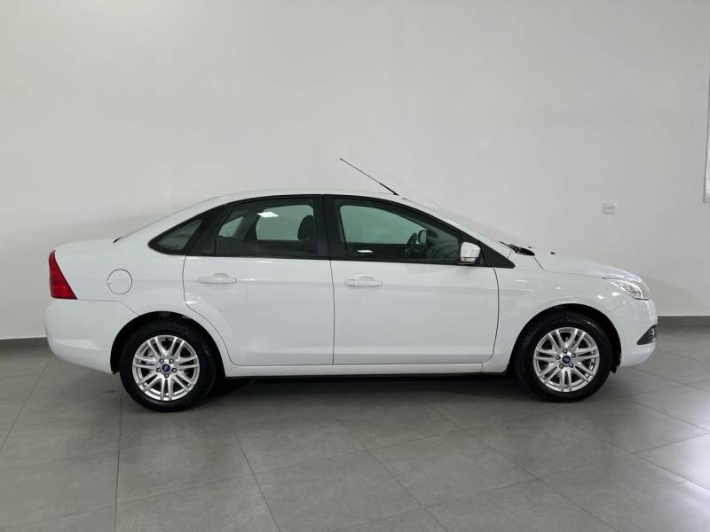 FORD - FOCUS - 2013/2013 - Branca - R$ 45.900,00