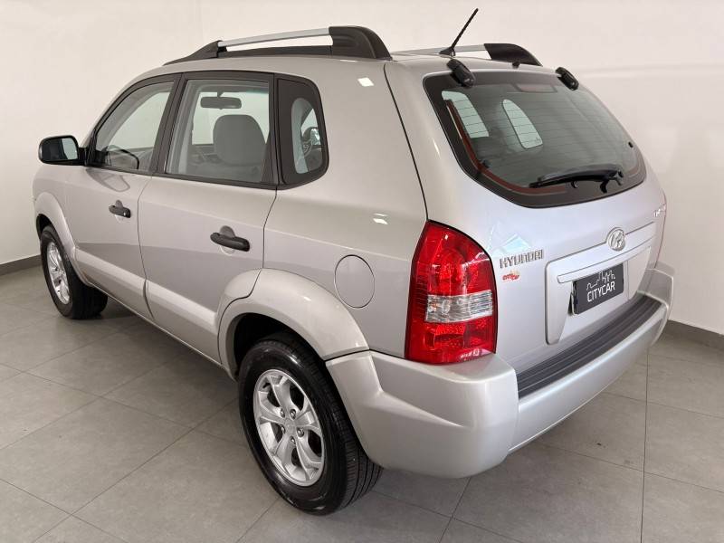 HYUNDAI - TUCSON - 2009/2010 - Prata - R$ 42.900,00