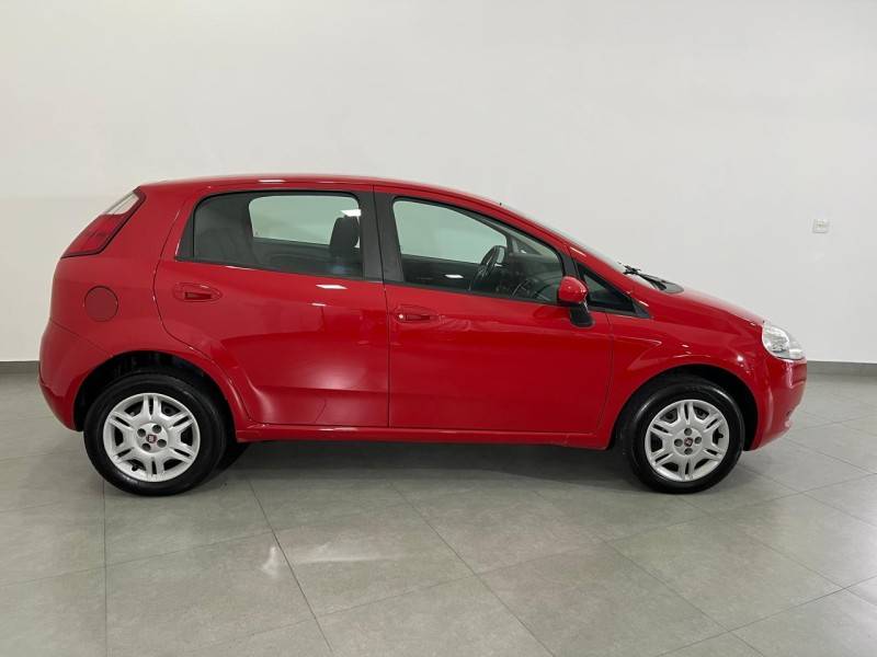 FIAT - PUNTO - 2012/2012 - Vermelha - R$ 37.900,00