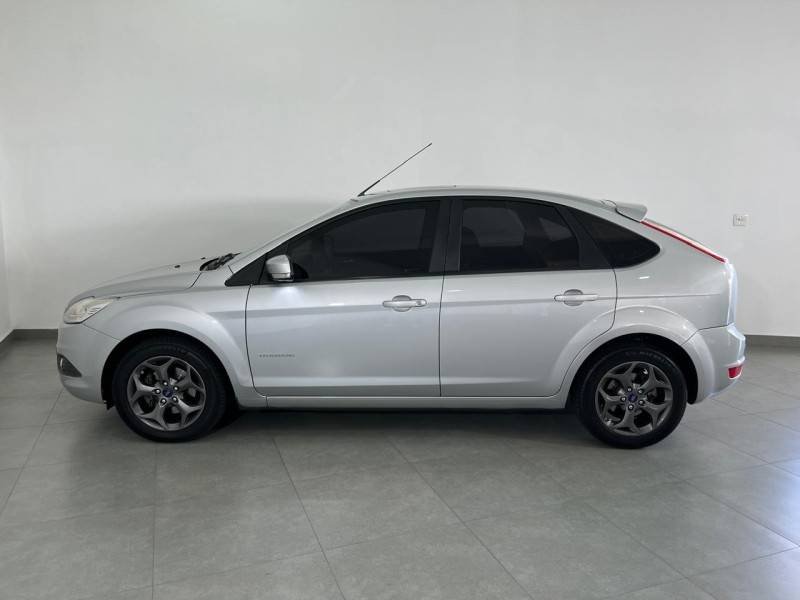 FORD - FOCUS - 2013/2013 - Prata - R$ 57.900,00