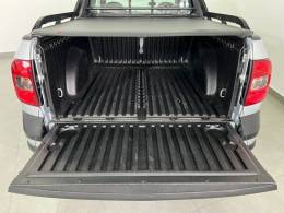 VOLKSWAGEN - SAVEIRO - 2013/2014 - Prata - R$ 65.900,00