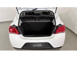 CHEVROLET - ONIX - 2019/2019 - Branca - R$ 60.900,00