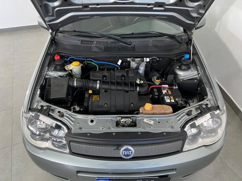 FIAT - PALIO - 2006/2007 - Cinza - R$ 28.900,00