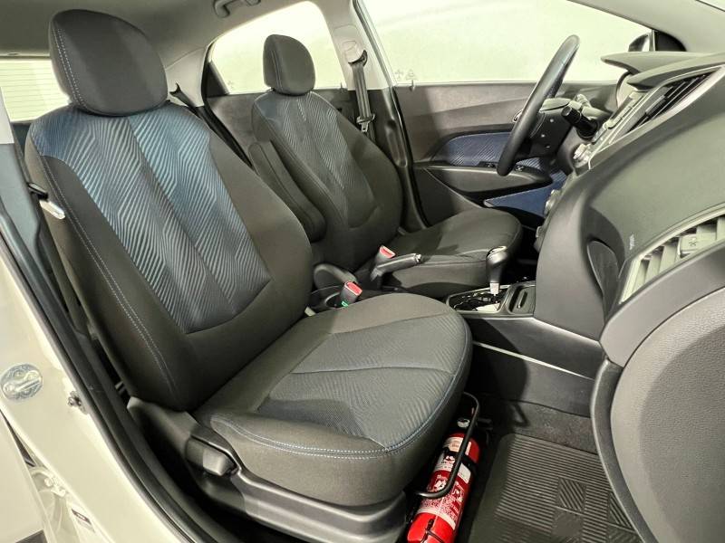 HYUNDAI - HB20 - 2014/2014 - Branca - R$ 61.900,00