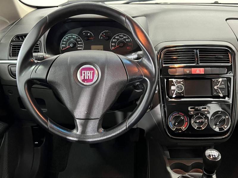 FIAT - PUNTO - 2012/2012 - Vermelha - R$ 37.900,00