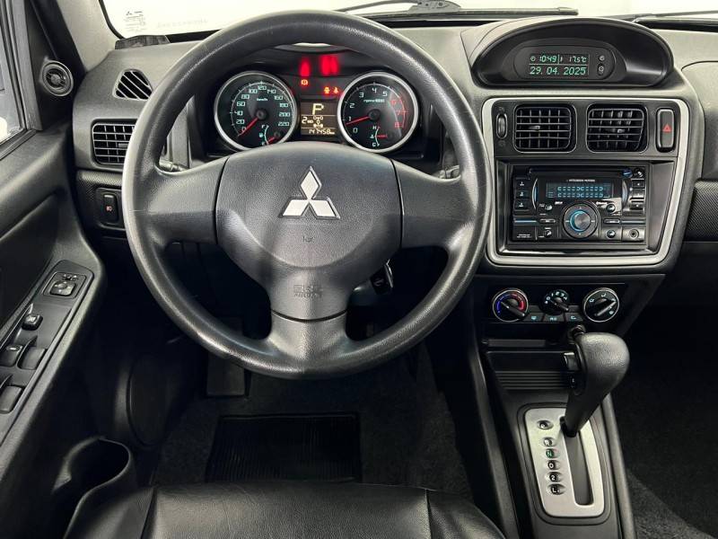 MITSUBISHI - PAJERO TR4 - 2011/2011 - Prata - R$ 63.900,00