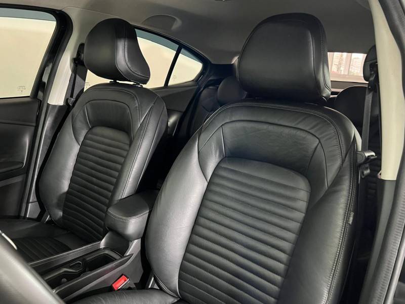FIAT - FASTBACK - 2023/2024 - Preta - R$ 104.900,00