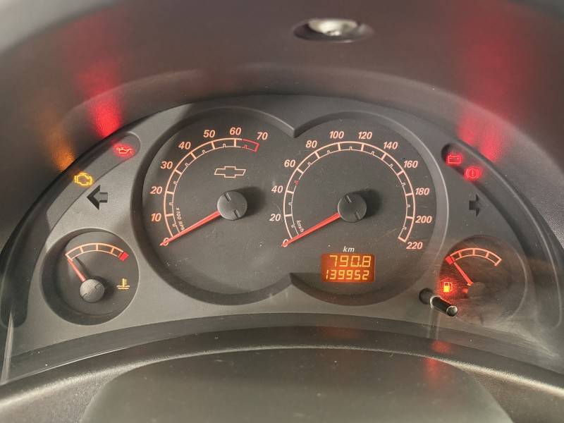 CHEVROLET - CORSA - 2011/2012 - Prata - R$ 35.900,00