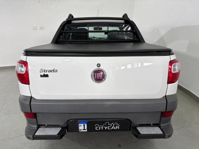 FIAT - STRADA - 2018/2019 - Branca - R$ 75.900,00